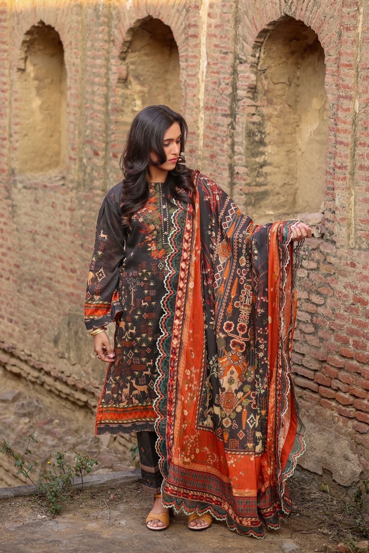 Saadia Ahmed LWSU-25P305 3-Pcs Printed Lawn Secondary image