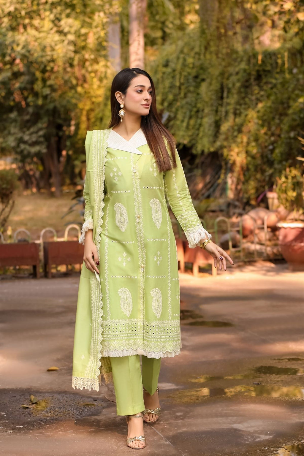 Saadia Ahmed LWSU-25CK301 ChikanKari Lime Green