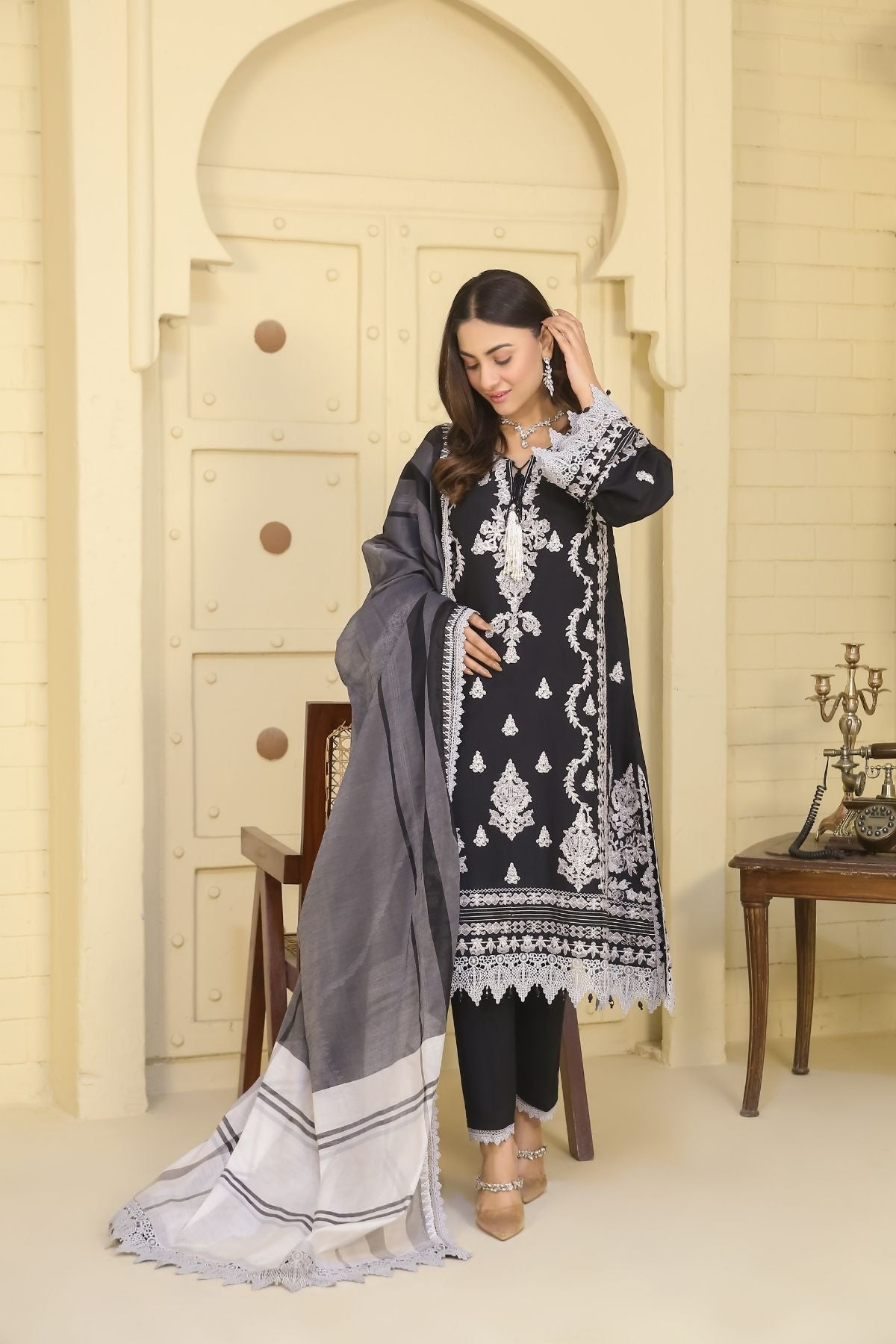 Saadia Ahmed LWSU-25FE303 Embroidered Cotton Main image