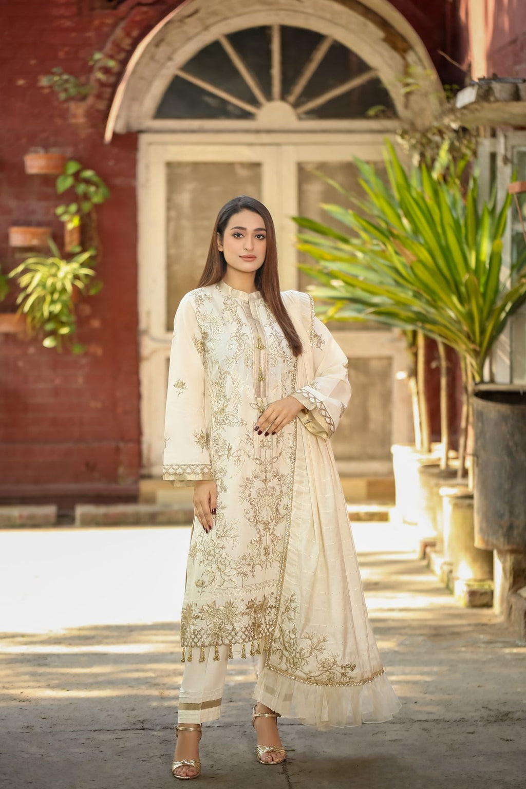 Saadia Ahmed LWSU-25FE302 Embroidered Banarsi
