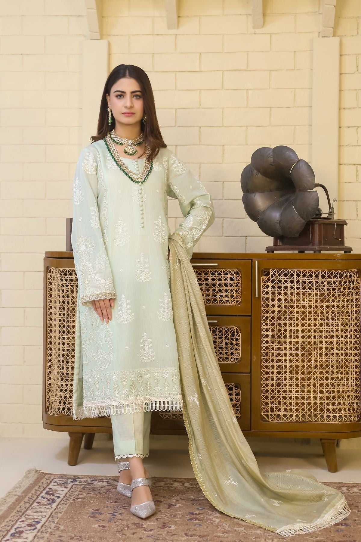 Saadia Ahmed LWSU-25FE307 Embroidered Messuri