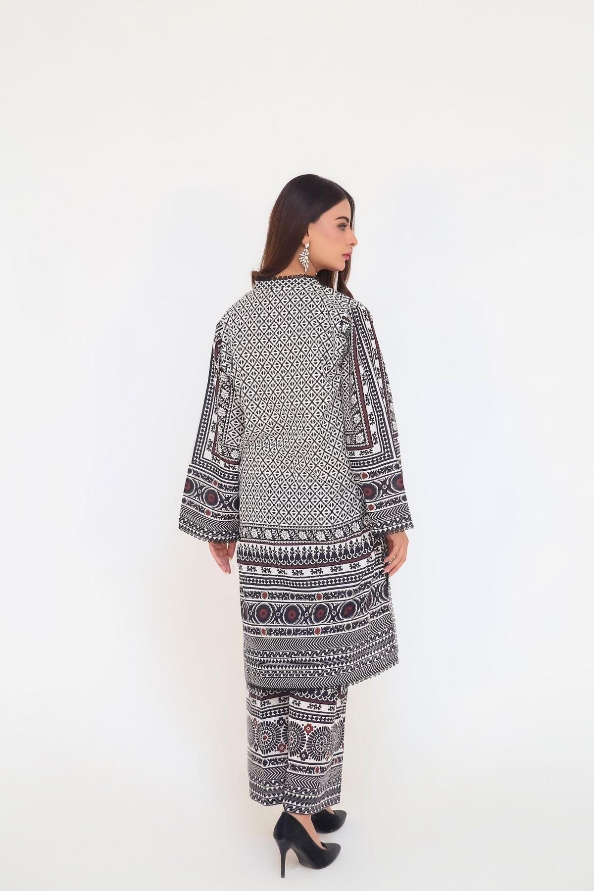 Saadia Ahmed LWSU-25P202 2-Pcs Printed Lawn Secondary image